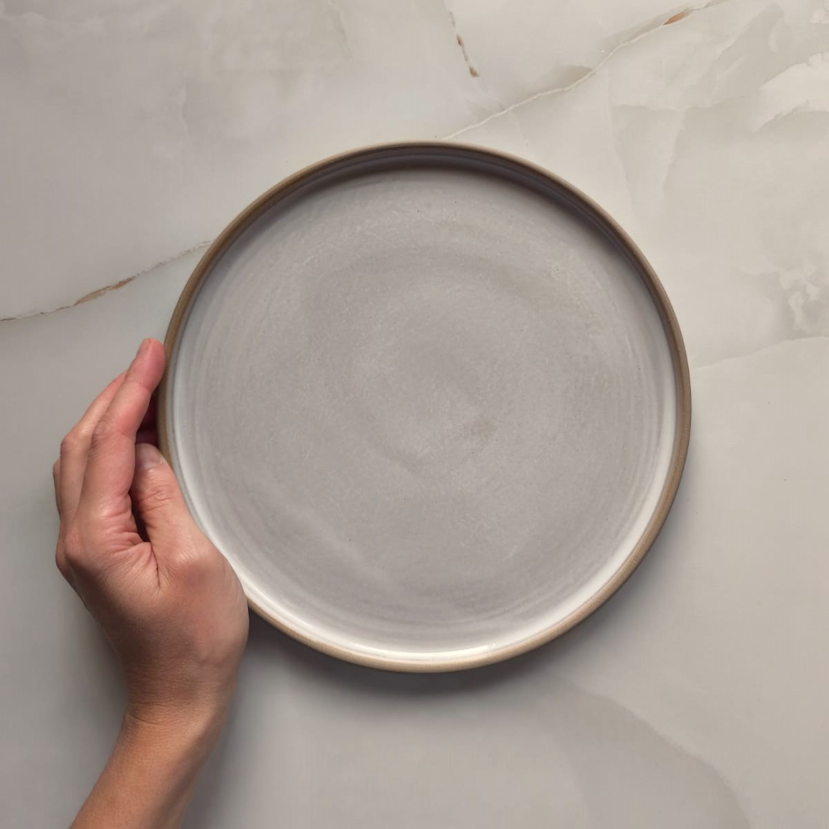 niski talerz 22 cm, szary - obrazek 3