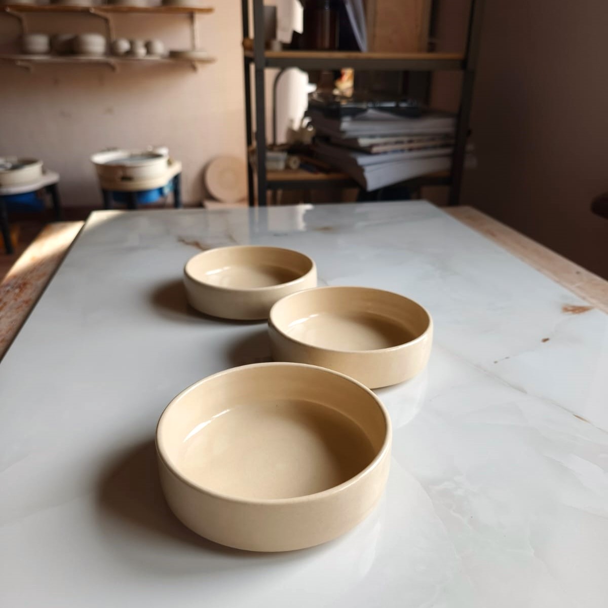 wysoki talerz 15 cm, budyniowy - obrazek 3