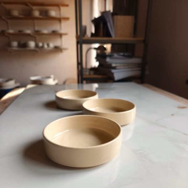 wysoki talerz 15 cm, budyniowy