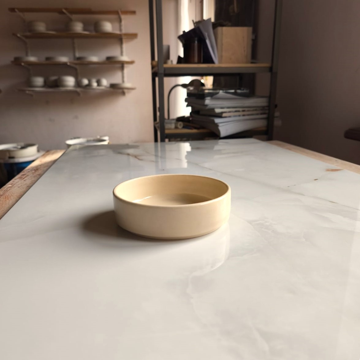 wysoki talerz 15 cm, budyniowy - obrazek 2